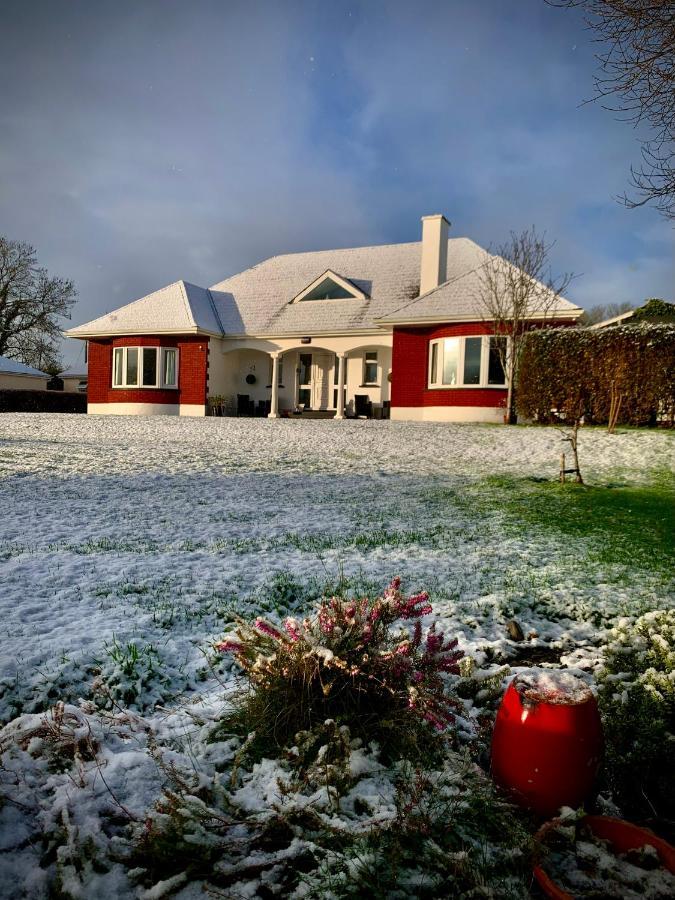 Отель Hazelbrook Килларни Экстерьер фото